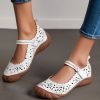 comfortablewidetoeboxhollowretroflatshoes